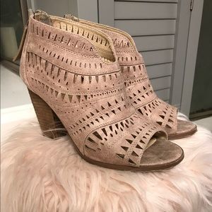 👡Taupe “Not Rated” Brand Bootie Heel